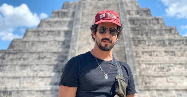 Renato Góes comemora estreia de novela no México - Instagram