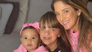 Ticiane surge agarrada com filhas e declara: “Sou uma mãe duplamente feliz” - Reprodução/Instagram