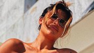 Giulia Costa aposta em biquíni tomara que caia - Reprodução/Instagram