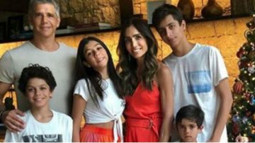 Marcio Garcia exibe boa forma da família e impressiona: “Família incrível” - Reprodução/Instagram