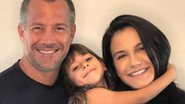 Esposa de Malvino Salvador encanta ao compartilha clique junto do maridão e filha - Reprodução/Instagram