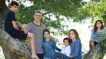 Marcio Garcia a família para se exercitar em academia: ''Treino juntos'' - Arquivo Pessoal