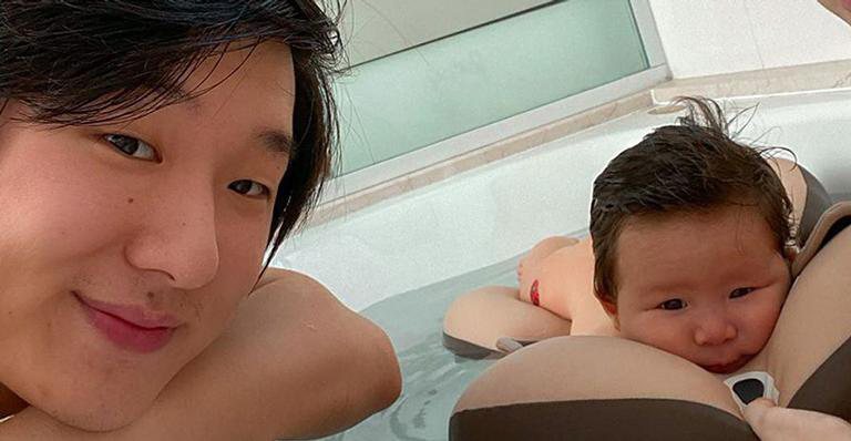Ex-BBB Pyong Lee dá detalhes da rotina de cuidados com o filho: ''Sete fraldas por dia'' - Reprodução/Instagram