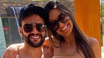 Ex-BBB Ivy Moraes posa de biquíni no colo do marido - Reprodução
