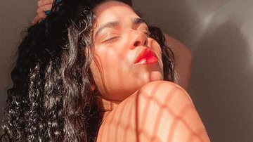 Ex-BBB Elana Valenaria empina bumbum com look transparente - Reprodução/Instagram