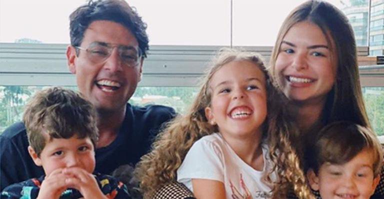 Bruno de Luca gera confusão ao publicar foto em família: "Não sabia que tinha filhos" - Reprodução