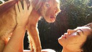 A atriz esbanja beleza e boa ao lado do seu cachorrinho de estimação - Reprodução/Instagram