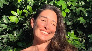 Giselle Itiê faz massagem no filho - Instagram