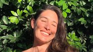 Giselle Itiê faz massagem no filho - Instagram