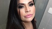 Aos 46 anos, Solange Gomes posa só de sutiã e deixa seios fartos em evidência: "Ainda consigo ser sexy" - Reprodução/Instagram