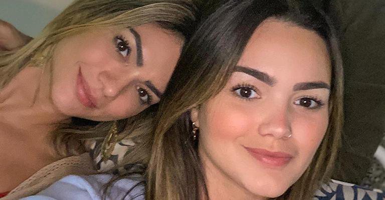 Avó? Suzanna Freitas choca web ao posar com mãe de Kelly Key - Instagram