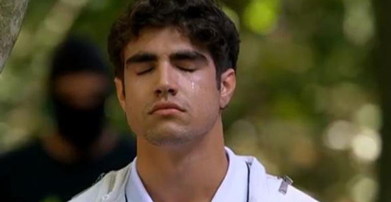 O filho de Griselda vai enfrentar momentos de tensão no meio de um matagal durante sequestro - Reprodução/TV Globo