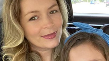 Bianca Castanho posa com a filha durante passeio de carro - Reprodução/ Instagram