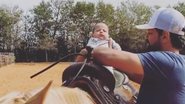 Sorocaba coloca filho de dois meses no lombo de cavalo - Reprodução/ Instagram