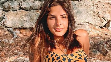 Ousada! Laryssa Bottino dispensa sutiã e quase mostra demais ao posar nua na Itália - Reprodução/Instagram
