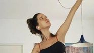 Nathalia Dill se exercita com a barriga de fora - Reprodução/ Instagram