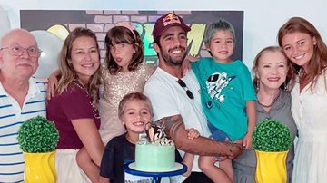 Luana Piovani reúne Pedro Scooby e a esposa para aniversário dos filhos - Instagram