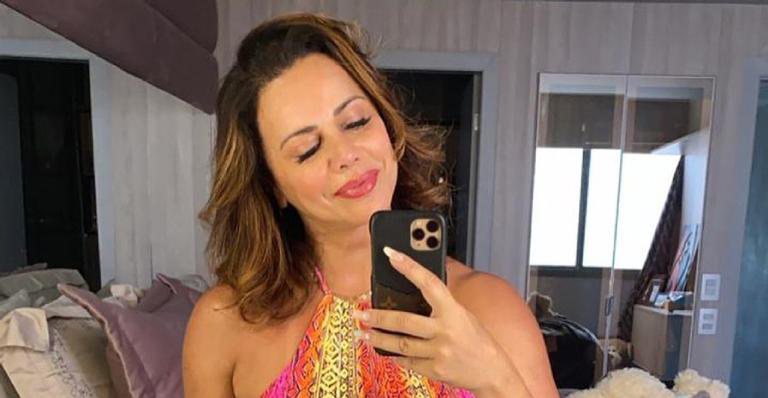 Viviane Araújo ostenta beleza em clique sensual - Instagram