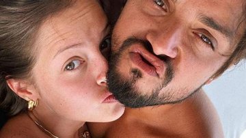 Após ser diagnosticada com COVID-19, Agatha Moreira surge com namorado e tranquiliza - Reprodução/Instagram