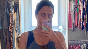 Luciele di Camargo exibe barriga trincada em seu closet - Reprodução/Instagram