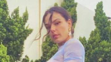 A atriz exibiu o corpão em clique conceitual de vestido curtíssimo; confira - Reprodução/Instagram