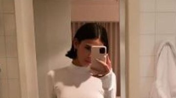 Bruna Marquezine faz selfie picante com vestido coladinho e curvas impressionam - Arquivo Pessoal