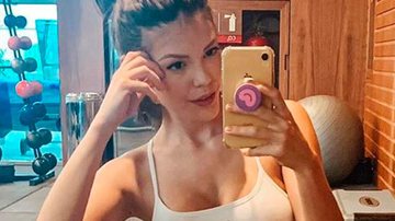 Magérrima, Vitória Strada mostra barriga de tanquinho em clique na academia - Reprodução/Instagram