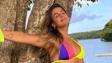 Ex-BBB Carol Peixinho surge só de biquíni e barriga sequinha rouba a cena: "Sem defeitos" - Reprodução/Instagram