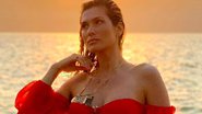 Lívia Andrade rouba a cena em pôr do sol espetacular ao posar de biquíni - Reprodução/Instagram