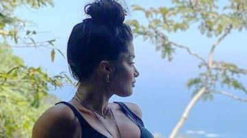 Aline Riscado posa de top após fazer trilha e gominhos na barriga impressionam - Reprodução/Instagram