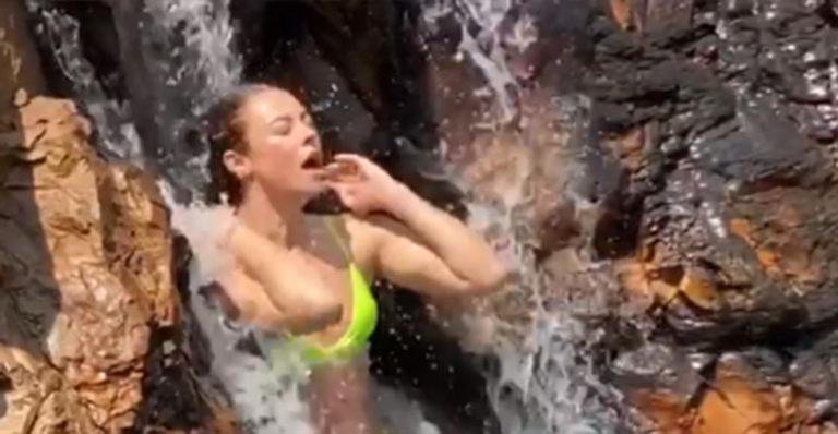 Paolla Oliveira exibe corpão durante banho de cachoeira - Reprodução/Instagram