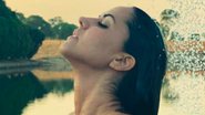 Graciele Lacerda toma banho ao ar livre e cinturinha rouba a cena - Reprodução/Instagram