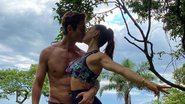 Isis Valverde troca beijão com o marido - Instagram