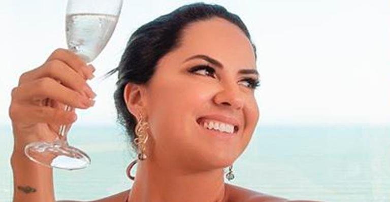Noiva de Zezé di Camargo, Graciele Lacerda curte banho de espuma no apartamento luxuoso - Reprodução/Instagram/Lio Simas