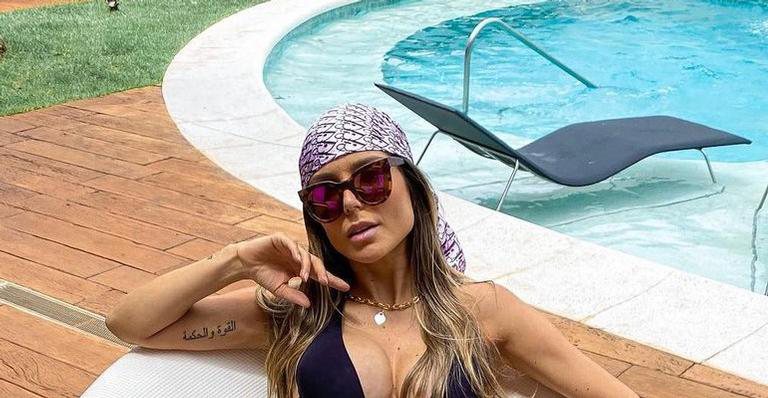Flávia Viana exibe barriga chapada - Reprodução/Instagram