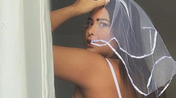 Geisy Arruda posa de lingerie branca e tamanho do bumbum rouba a cena - Reprodução/Instagram