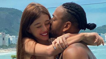 Nego do Borel agarra a namorada na piscina luxuosa de sua mansão - Reprodução/Instagram