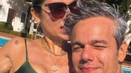 Flávia Alessandra e Otaviano Costa surgem em clima de intimidade na piscina e aliança de brilhantes transparece - Reprodução/Instagram