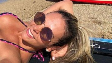Aos 42 anos, Carla Perez exibe barriga chapada em clique de biquíni - Reprodução/Instagram