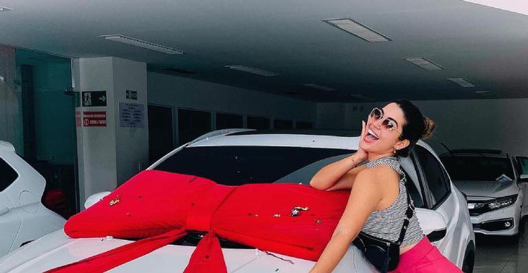 Vivian Amorim celebra compra de primeiro carro - Instagram