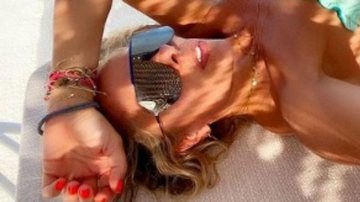 Adriane Galisteu causa ao ostentar físico impecável em clique com biquíni ousado - Reprodução/Instagram