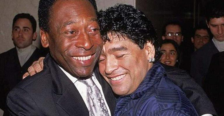 Pelé faz homenagem emocionante a Maradona e desmente rivalidade: "Eu te amo, Diego" - Reprodução/Instagram