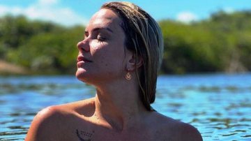 Ex-BBB Marcela Mc Gowan dispensa biquíni e faz topless na praia - Reprodução/Instagram