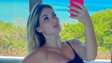 Grávida, esposa de Zé Felipe causa com maiô repleto de recortes - Reprodução/Instagram