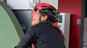 Fitness, Luciana Gimenez encara passeio de bicicleta e tamanho das pernas choca fãs - Instagram