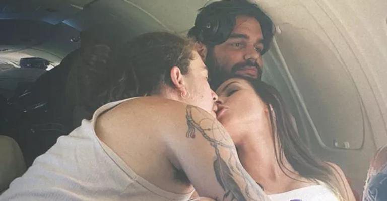 Whindersson Nunes troca beijão com a namorada em clique divertido - Instagram