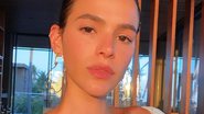 Bruna Marquezine surge agarradinha com Bless em homenagem de aniversário fofíssima: "Te amo muito" - Reprodução/Instagram