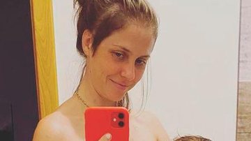 Ex-'Malhação' Christiana Ubach posa nua enquanto amamenta bebê - Reprodução/Instagram