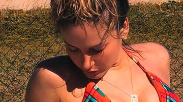 Claudia Leitte exibe barriga sequinha de biquíni e boa forma impressiona - Reprodução/Instagram