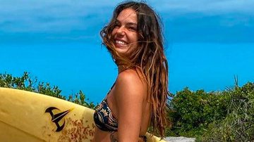 De biquíni cavado, Isis Valverde curte dia de surfe na Bahia e arrasa - Reprodução/Instagram